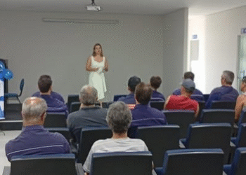 Córrego Fundo: VL Cal recebe palestra sobre cuidados com a saúde do homem