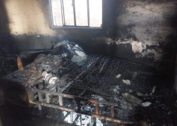 Casa é destruída por incêndio e Polícia Militar apura possível ato criminoso em Formiga