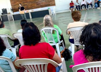 Palestra sobre câncer de próstata é realizada para grupo da melhor idade em Córrego Fundo