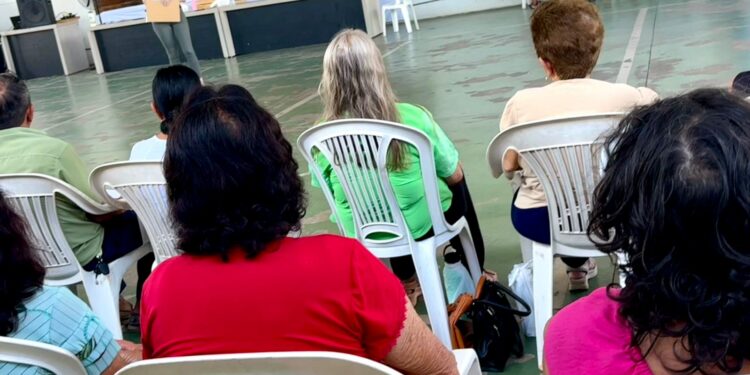 Palestra sobre câncer de próstata é realizada para grupo da melhor idade em Córrego Fundo