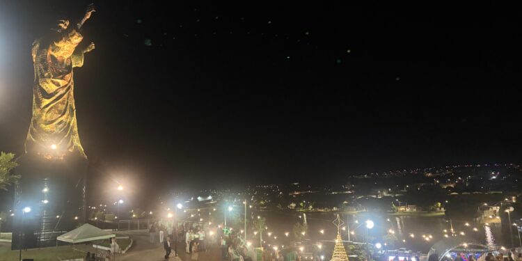 Pimenta inaugura o Cristo Acolhedor e abre novo complexo turístico