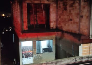 Corpo de Bombeiros evita princípio de incêndio após morador esquecer panela no fogão em Arcos