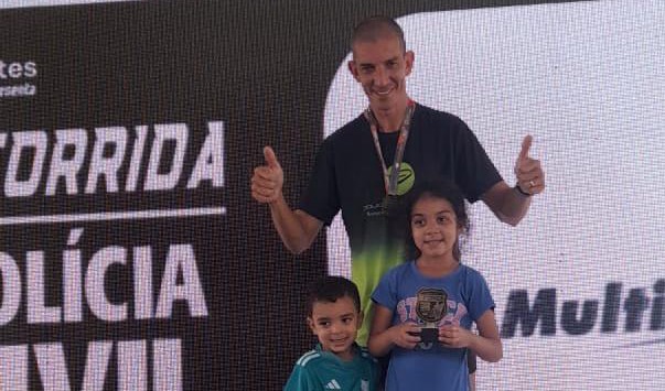 Atleta Douglas Lisandro conquista 2º lugar na 2ª Corrida da Polícia Civil em Divinópolis