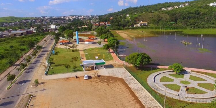 Após furto de fios, Praia Popular tem iluminação recuperada e retoma horário noturno