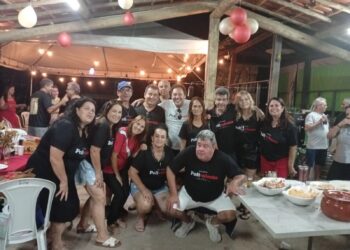 Ex-alunos do Polivalente se reencontram após 43 anos em Formiga