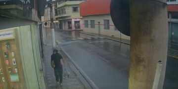 Formiga: Casa do Celular sofre tentativa de furto e proprietário pede ajuda para identificar suspeito