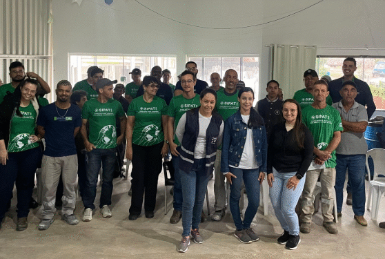 Funcionários da Calcinação Brancal recebem serviços de saúde em Córrego Fundo