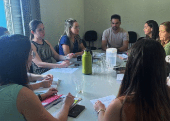 Prefeitura de Córrego Fundo reúne equipe escolar para avaliação e planejamento