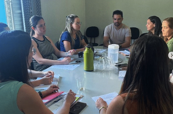 Prefeitura de Córrego Fundo reúne equipe escolar para avaliação e planejamento