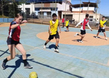 Programa Geração Esporte de Córrego Fundo promove atividade multiesportiva