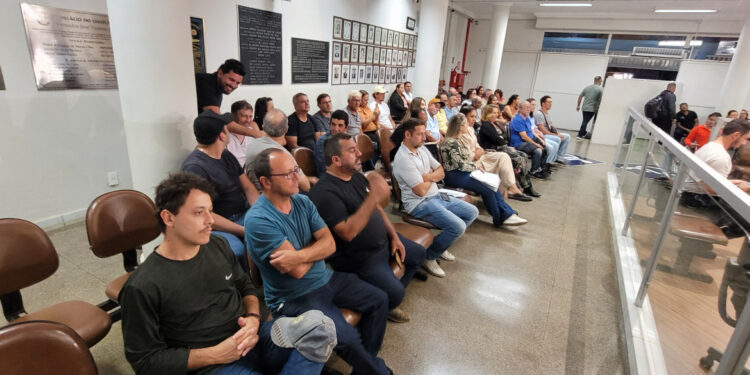 Audiência na Câmara discute problemas no SIM enfrentados por agroindústrias de pequeno porte e feirantes