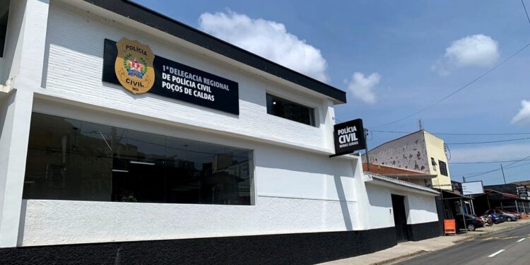 Homem é preso suspeito de incendiar casa com a esposa e a filha de 2 anos em Poços de Caldas