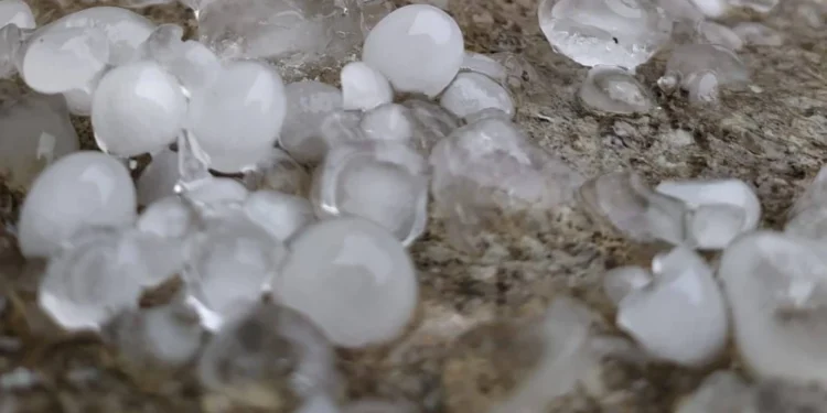 Formiga e cidades da região estão sob alerta de tempestade e granizo emitido pelo Inmet