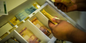 Caixa começa a pagar saldo do FGTS retido pelo saque-aniversário