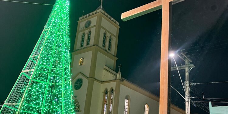 Córrego Fundo: Iluminação de Natal será acesa na Praça Vigário João Ivo nesta sexta-feira