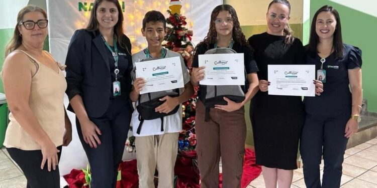 Estudantes de escolas municipais de Córrego Fundo se destacam no Concurso Cultural do Sicoob Credifor