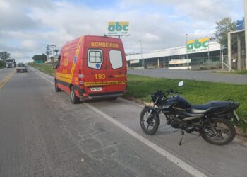 Formiga: motociclista fica ferida após acidente na MG-050 e caminhoneiro foge sem prestar socorro