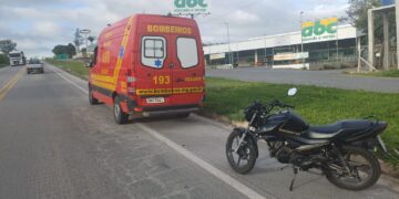 Formiga: motociclista fica ferida após acidente na MG-050 e caminhoneiro foge sem prestar socorro