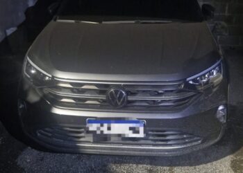 Veículo roubado no Rio de Janeiro é encontrado adulterado pela Polícia Militar em Formiga