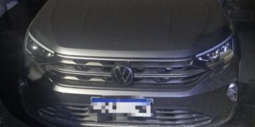 Veículo roubado no Rio de Janeiro é encontrado adulterado pela Polícia Militar em Formiga