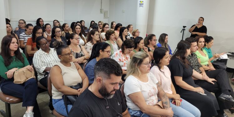 Audiência pública sobre módulo 2 termina em consenso entre professores e Secretaria de Educação em Formiga