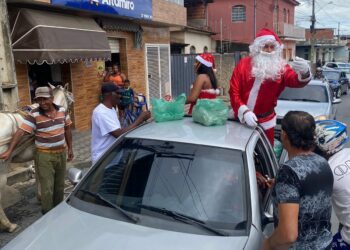 Moradores do bairro Rosa Mística realizam Natal Solidário e levam alegria às crianças de Formiga