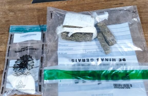 Foragido da Justiça é preso por tráfico de drogas em Arcos