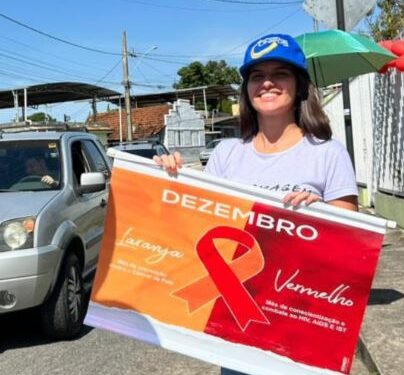 Alunos de Enfermagem do Unifor-MG realizam ação no dia mundial de luta contra a aids