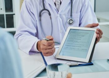 Atestado médico de papel em 2026: entenda o que muda e o que é boato