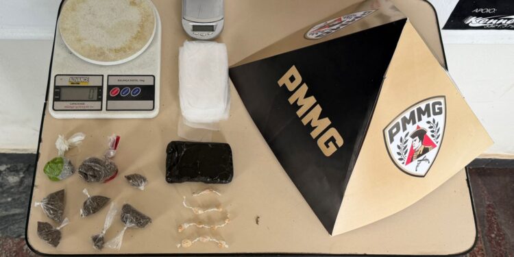 Homem de 33 anos é preso suspeito de tráfico de drogas em Itapecerica