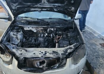 Incêndio atinge veículo no bairro Santo Antônio em Formiga