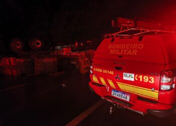 Jovem de 22 anos morre em acidente entre carro e caminhão na BR-494, próximo a Carmo da Mata