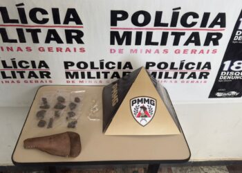 Jovem de 22 anos é preso em Itapecerica suspeito de tráfico de drogas