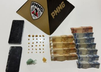 Polícia Militar prende casal por tráfico de drogas no bairro Lava-Pés em Bambuí