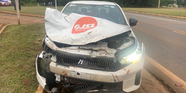 Homem fica gravemente ferido em acidente envolvendo motocicleta e carro na BR-354 em Iguatama