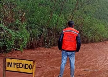 Rodovia Velha em Córrego Fundo é interditada após fortes chuvas