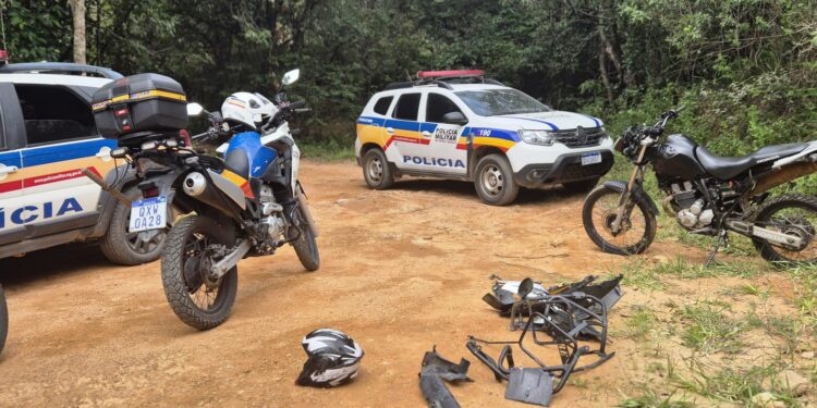 Moto roubada em Formiga é recuperada pela Polícia Militar na região da Cachoeira do Areião após denúncias