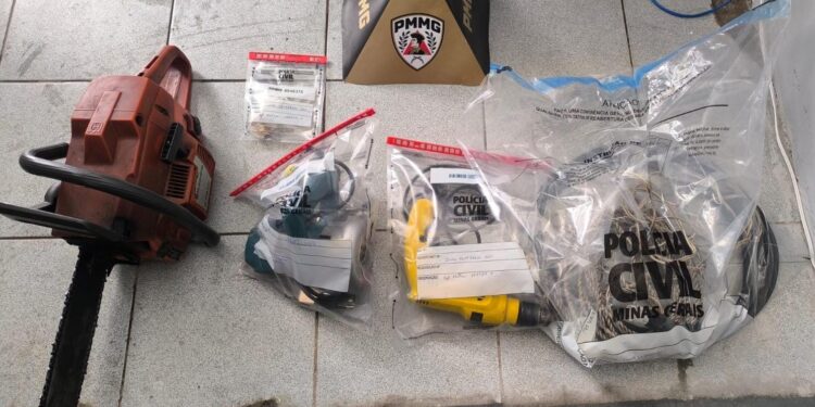 PM recupera materiais furtados em escola e residências, apreende drogas e prende suspeitos em Formiga