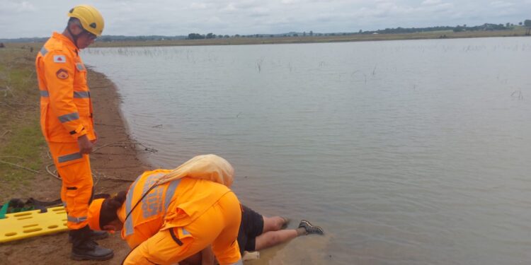 Pescador  se afoga no lago de Furnas e é socorrido com vida
