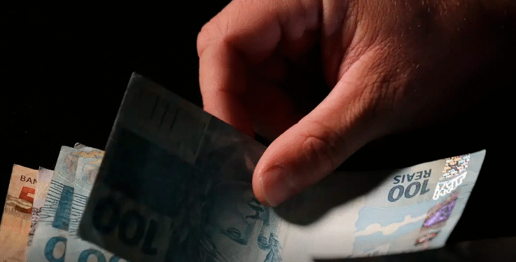 Lei do salário mínimo, que faz 90 anos, organizou relações de trabalho