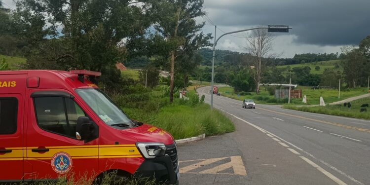 Corpo de Bombeiros encerra Operação Confraternização Universal 2026 na BR-494, em Oliveira