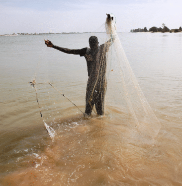 Prefeitura de Formiga orienta pescadores sobre exigência do CadÚnico para Seguro-Defeso
