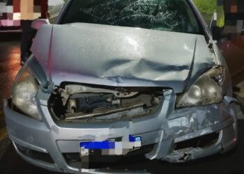 Colisão entre veículos é registrada na Avenida Jadir Garcia Franco, em Arcos