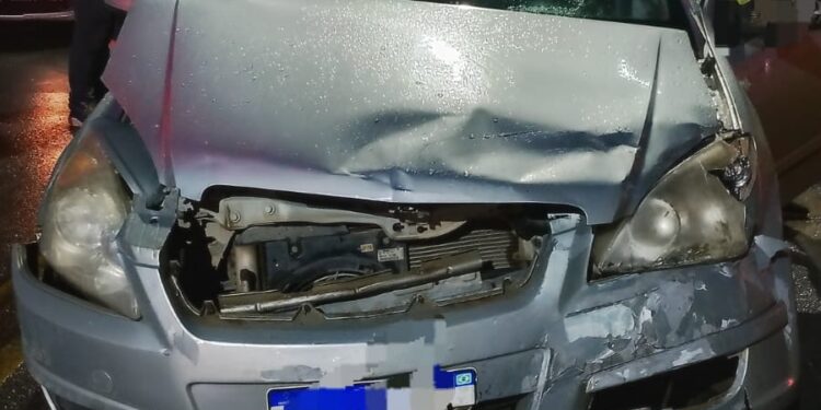 Colisão entre veículos é registrada na Avenida Jadir Garcia Franco, em Arcos