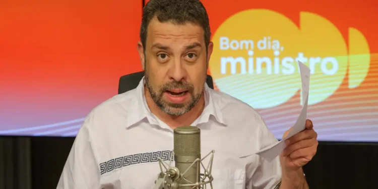 Fim da escala 6×1 deve aumentar produtividade, diz Boulos