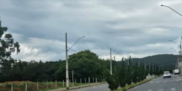 Prefeitura de Formiga segue com serviços de limpeza urbana em espaços públicos