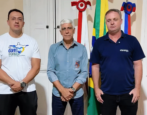 Prefeitura e vereador Cid Corrêa discutem cooperação para uso da Praça de Esportes em Formiga