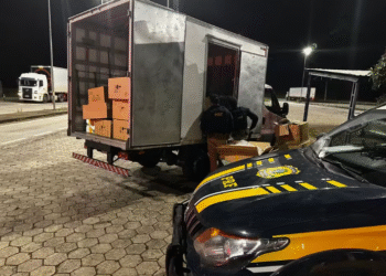 Carga de grifes estrangeiras sem nota fiscal é apreendida na BR-381