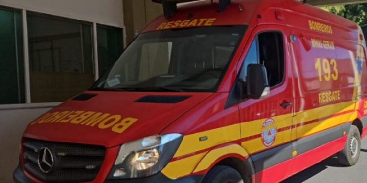 Corpo de Bombeiros socorre vítima com dor abdominal intensa na madrugada desse domingo