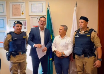 Comando do 63º BPM se reúne com deputado Professor Wendel Mesquita para tratar de reforço na segurança